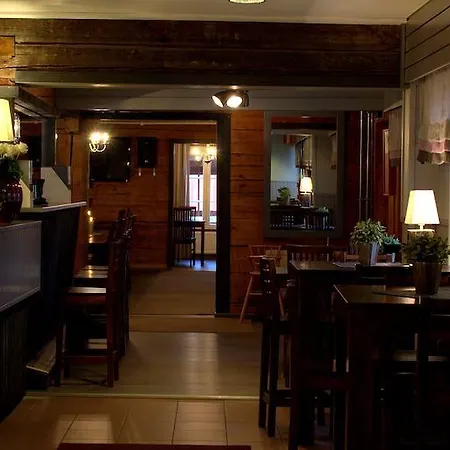 Kartanohotelli Saari Reisjärvi