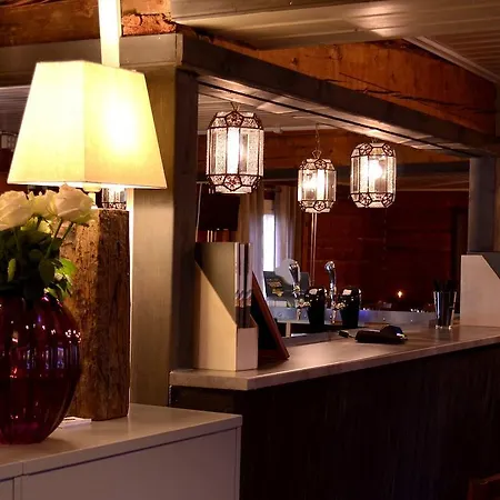 Hotel Kartanohotelli Saari